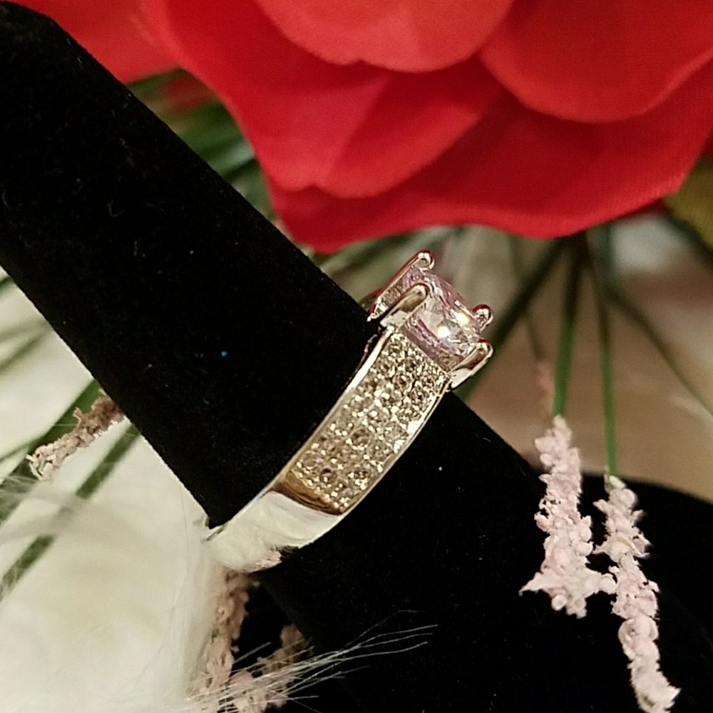 WHITE TOPAZ CZ ENGAGEMENT RING - Picture 2 of 5